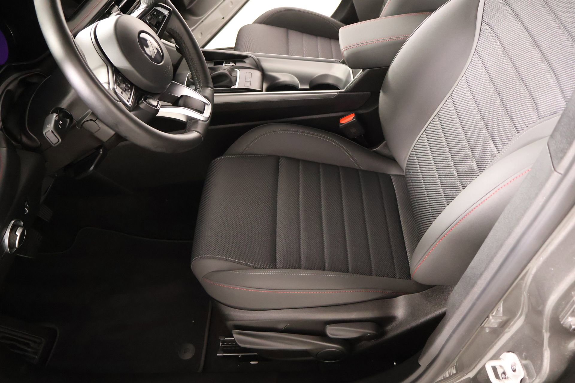 Used 2025 Dodge Hornet GT w/ GT Blacktop Package AWD/4WD image 11