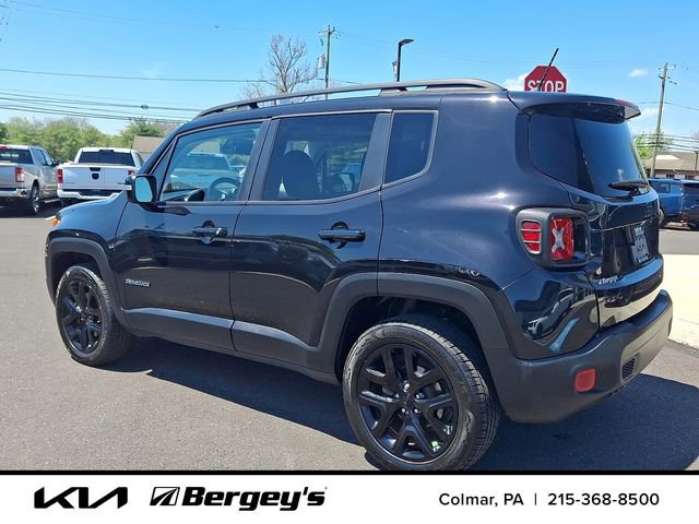 Used 2016 Jeep Renegade Latitude AWD/4WD image 8