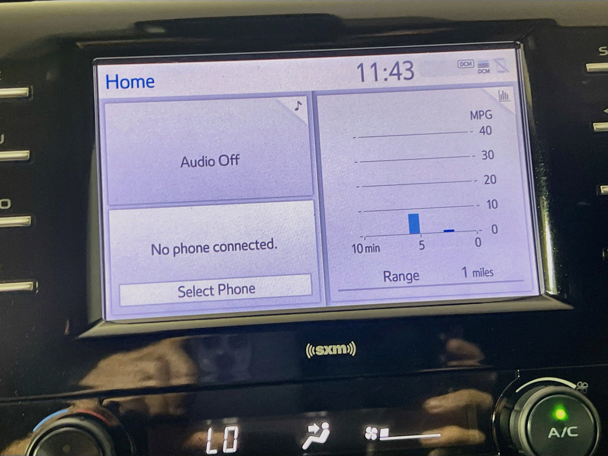 Used 2020 Toyota Camry SE FWD image 26