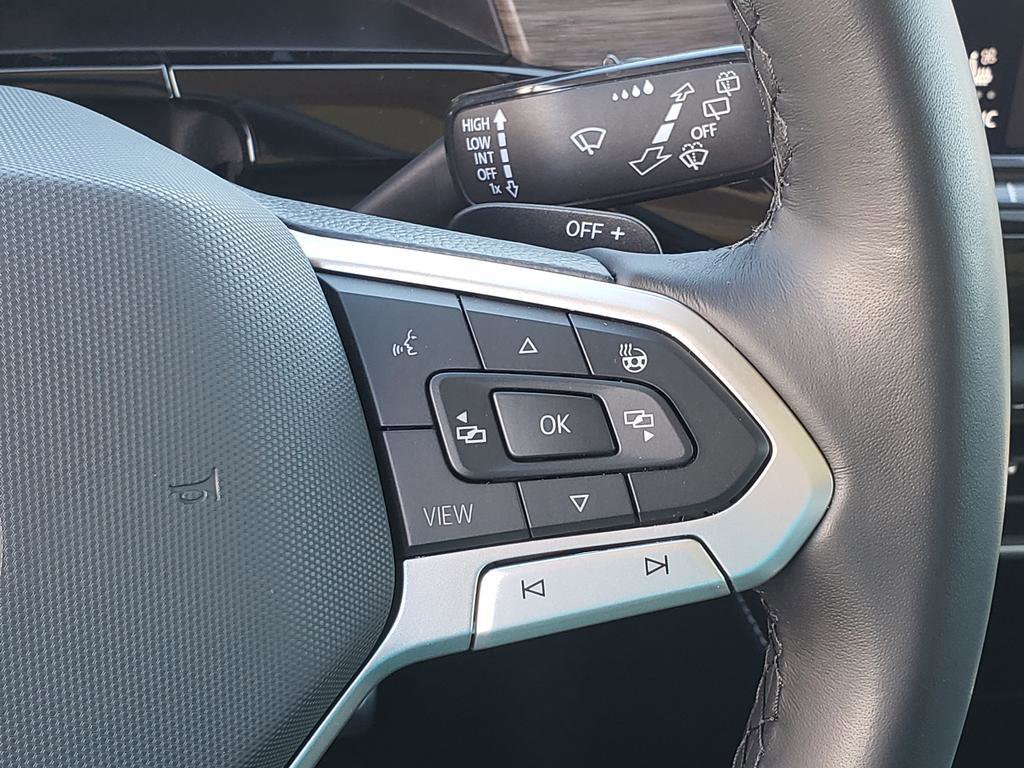 Used 2024 Volkswagen Atlas SEL Premium R-Line image 36