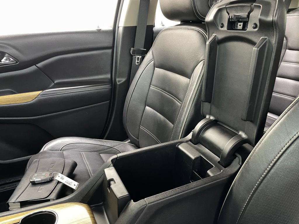 Used 2017 GMC Acadia Denali w/ Technology Package FWD image 36