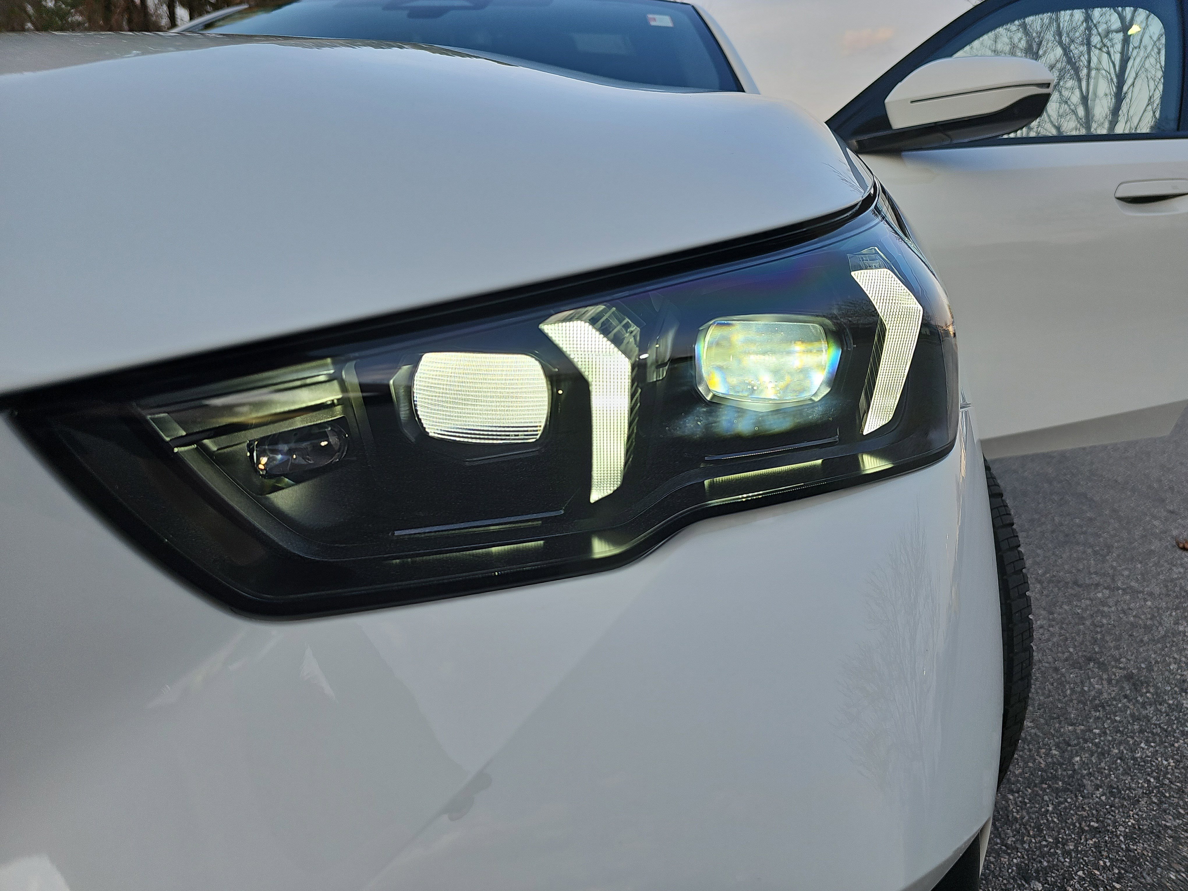 New 2026 BMW 550e xDrive w/ Executive Package image 33