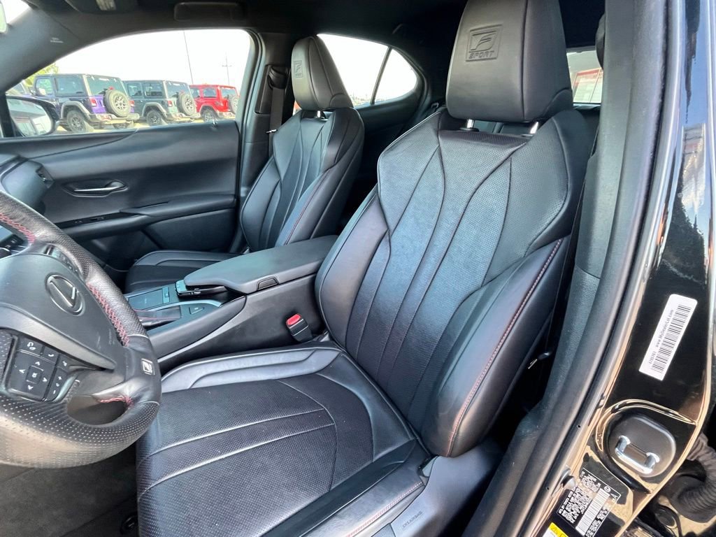 Used 2019 Lexus UX 200 F Sport w/ F Sport Premium Package FWD image 10