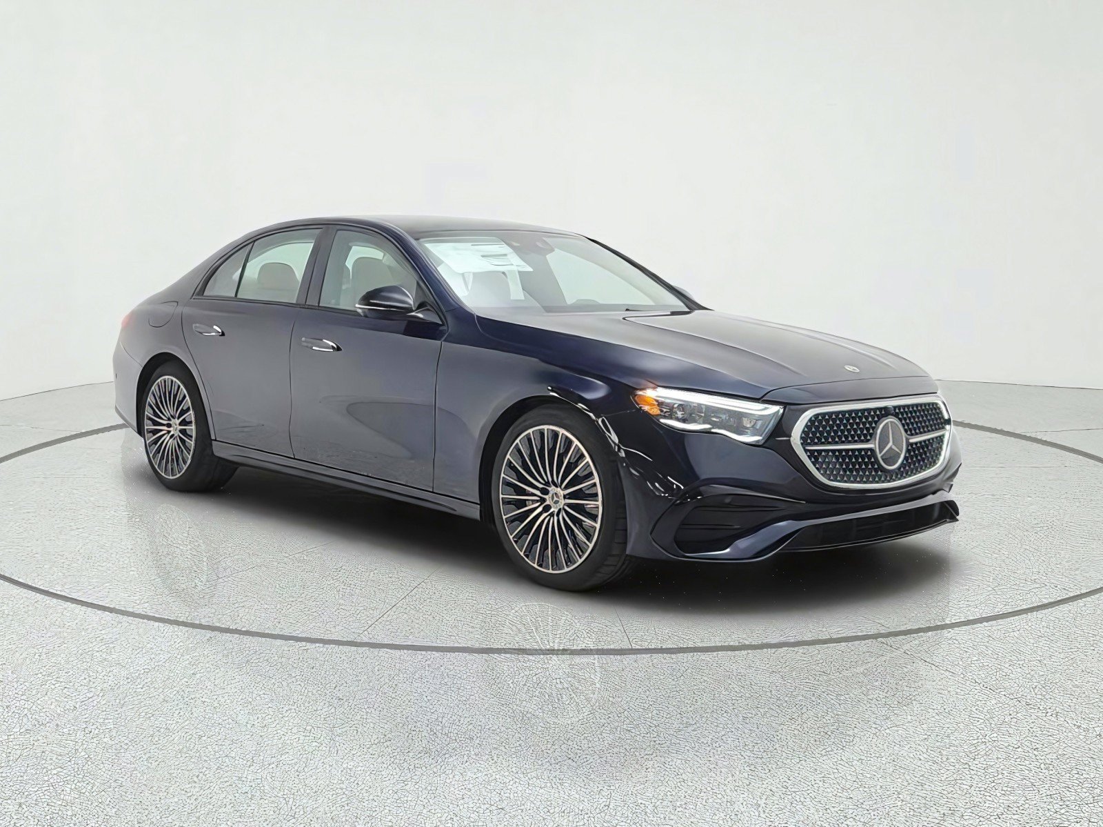 New 2027 Mercedes-Benz E 450 4MATIC Sedan image 3