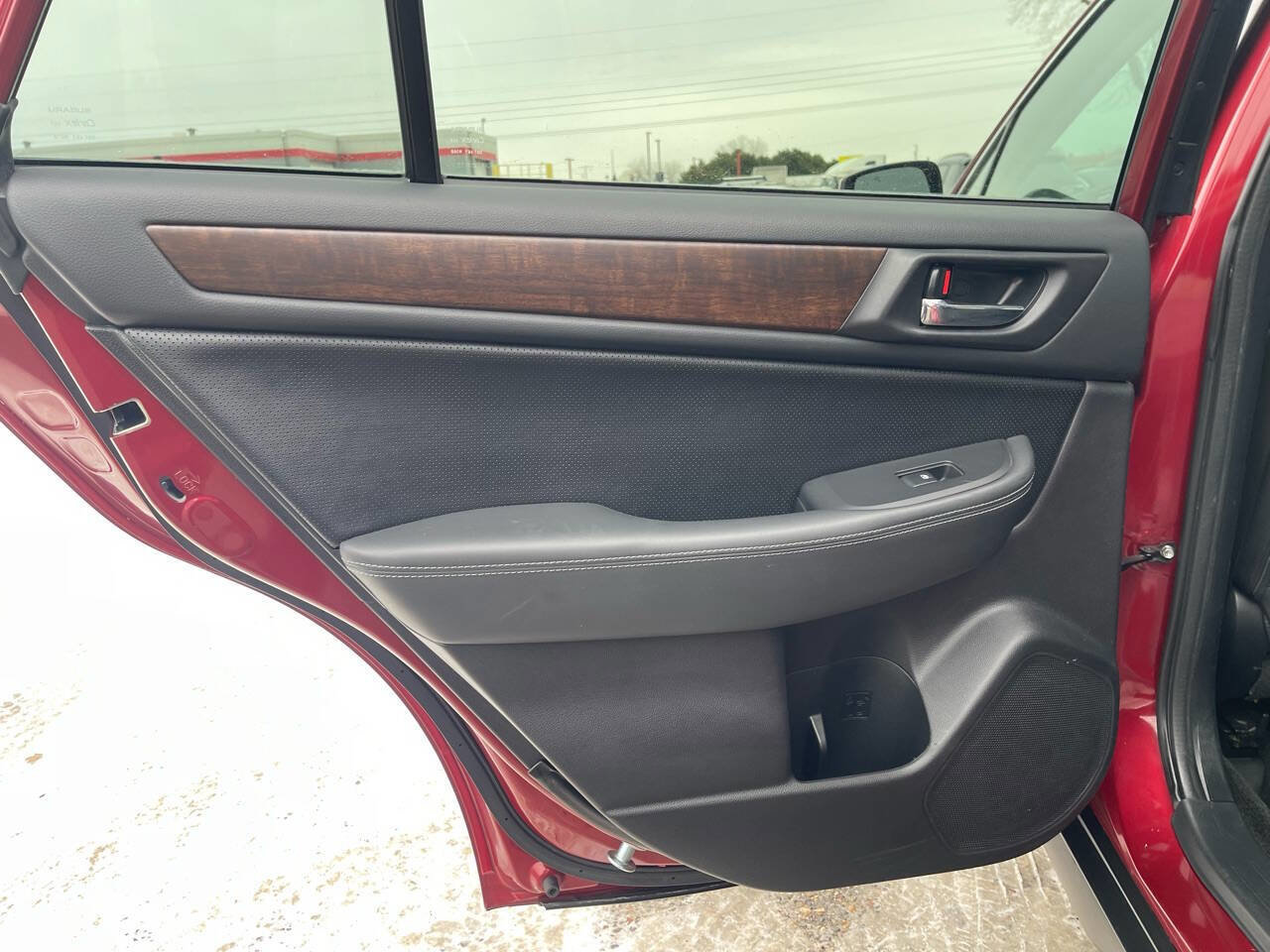 Used 2015 Subaru Outback 2.5i Limited image 15