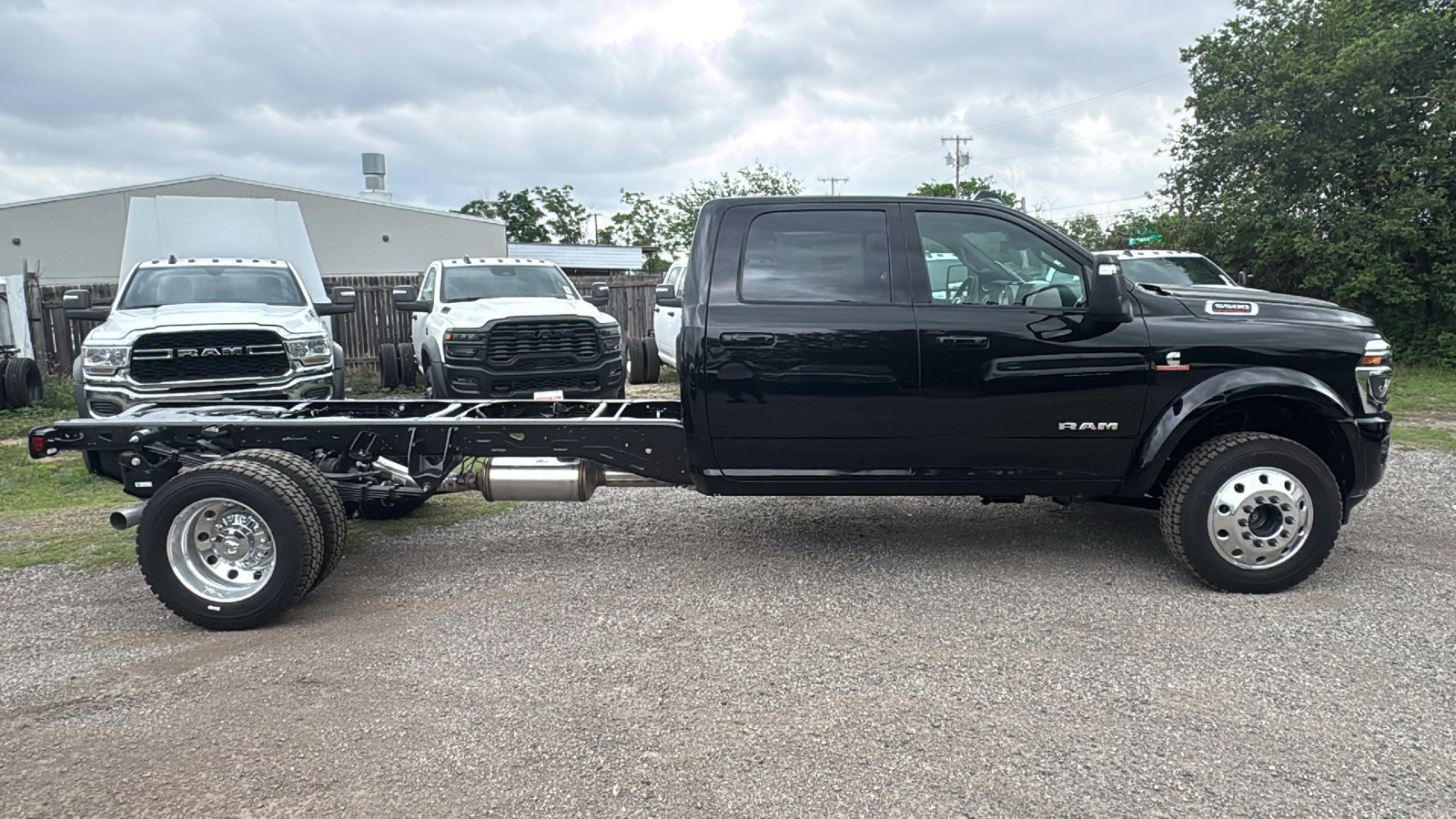 New 2026 RAM 5500 4x4 Crew Cab w/ Laramie Trim Package image 4