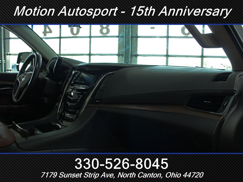Used 2017 Cadillac Escalade Premium Luxury AWD/4WD image 31