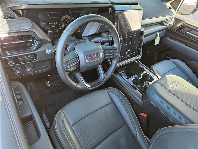 Used 2025 GMC Yukon AT4 AWD/4WD image 10