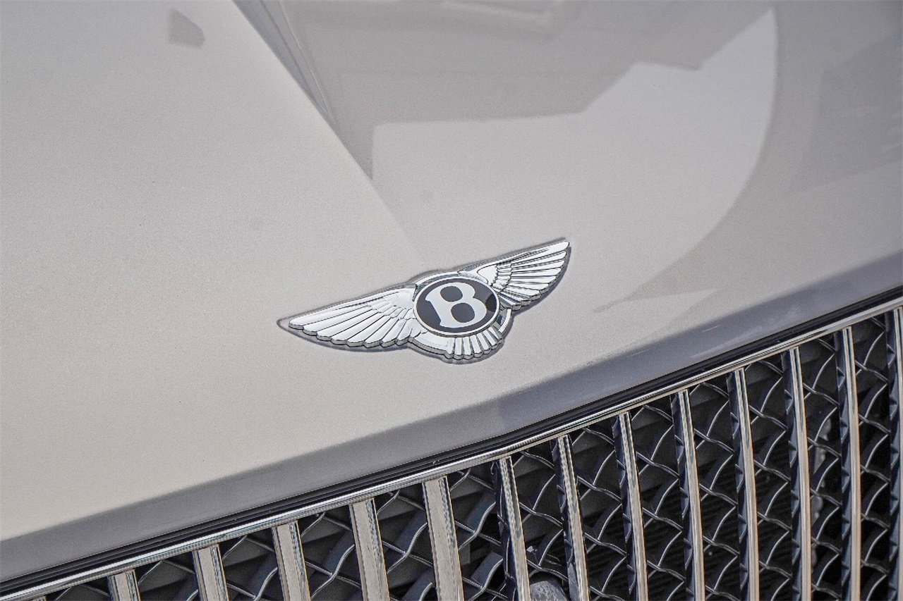 Certified 2024 Bentley Bentayga Extended Wheelbase image 6