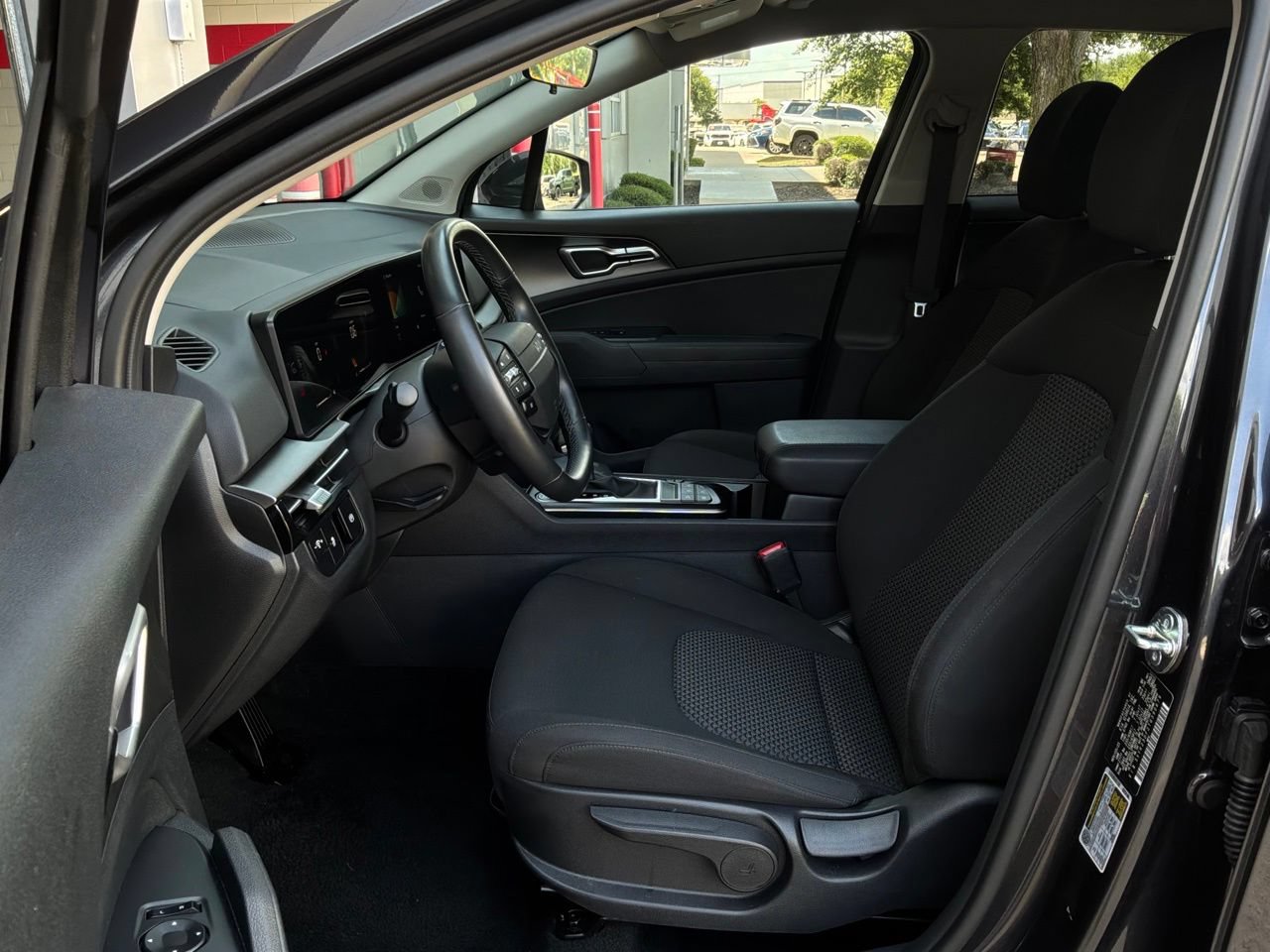 Used 2026 Kia Sportage LX FWD image 10