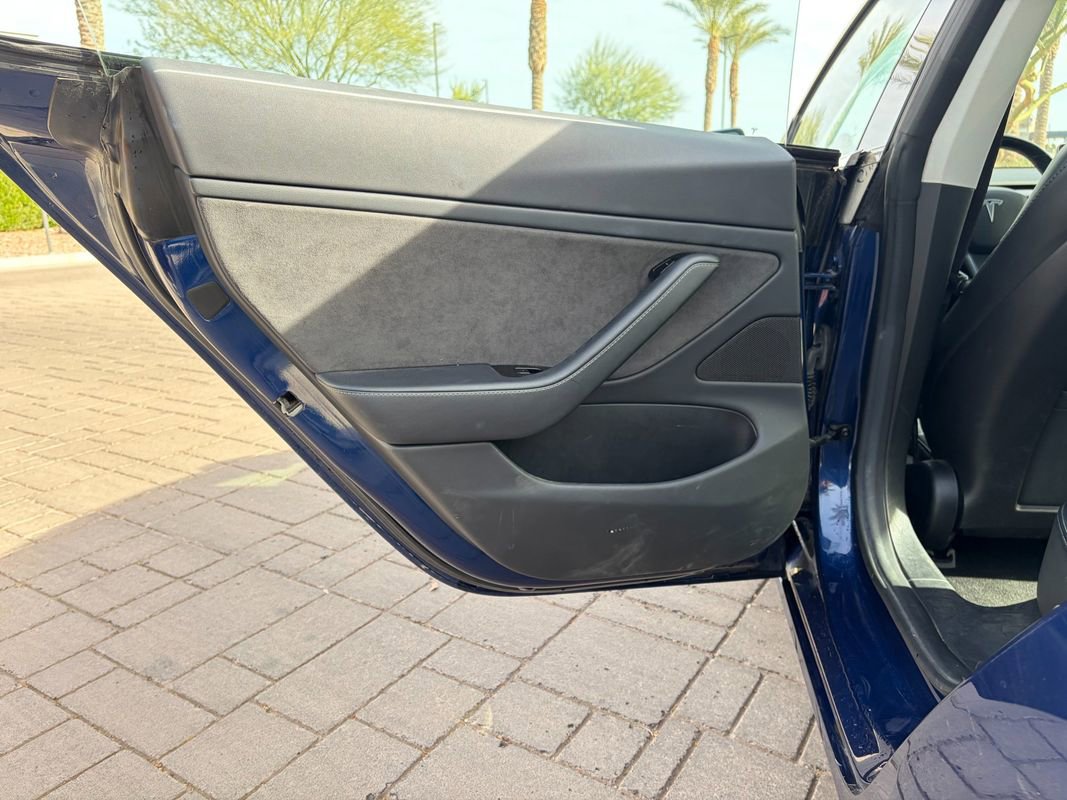 Used 2018 Tesla Model 3 Long Range image 9