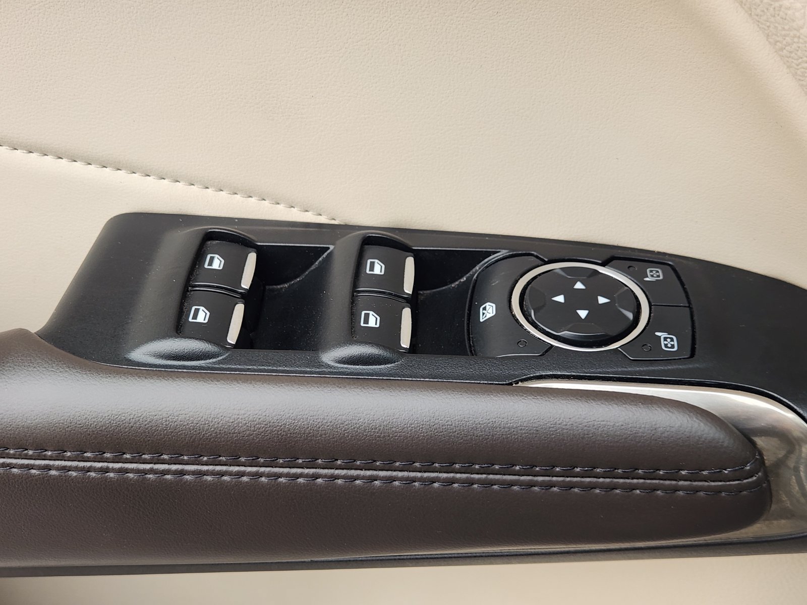 Used 2017 Lincoln MKC Premiere FWD image 29