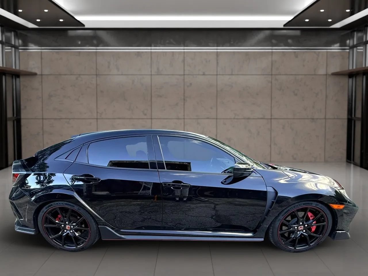 Used 2017 Honda Civic Type R image 2