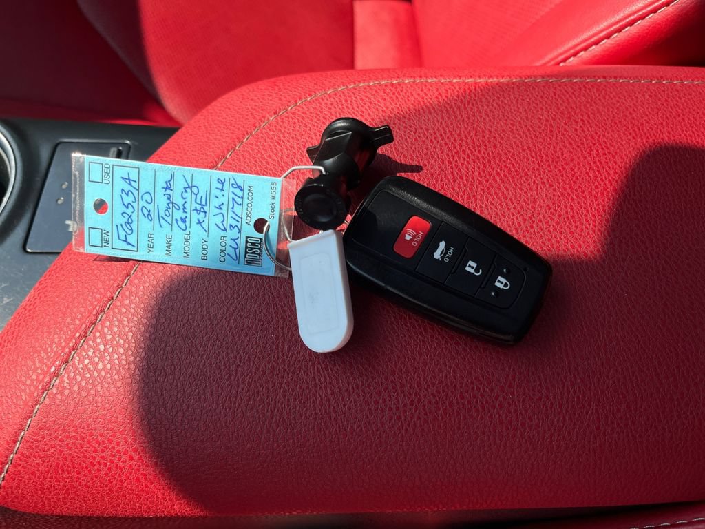 Used 2020 Toyota Camry XSE FWD image 34