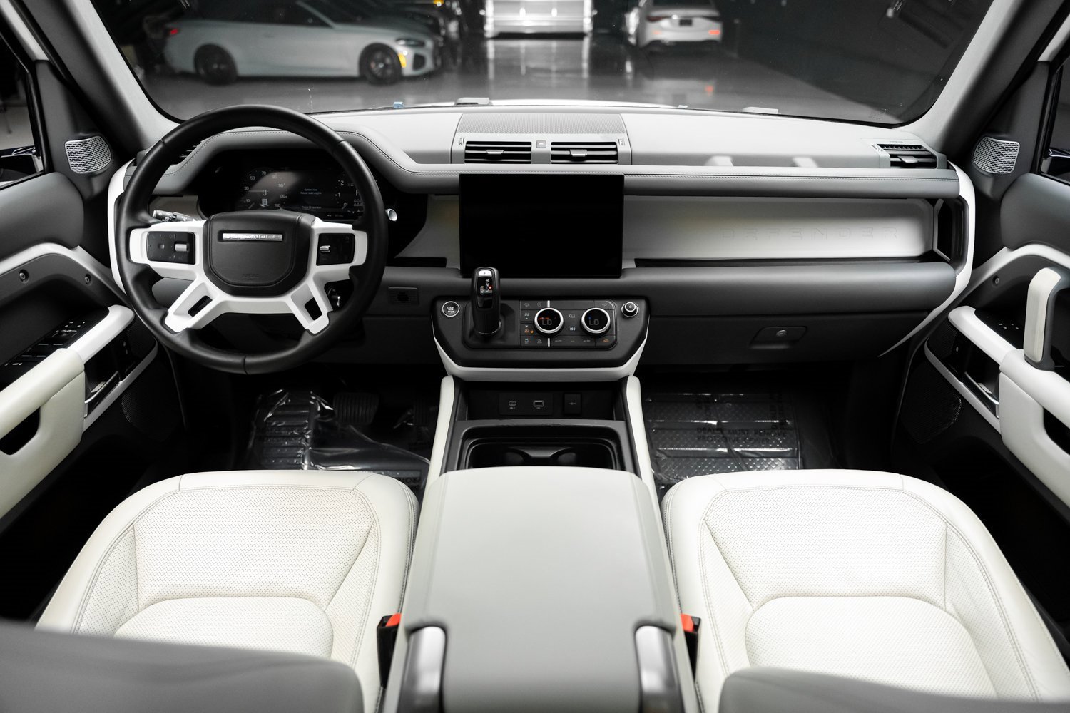 Used 2023 Land Rover Defender 130 First Edition image 43