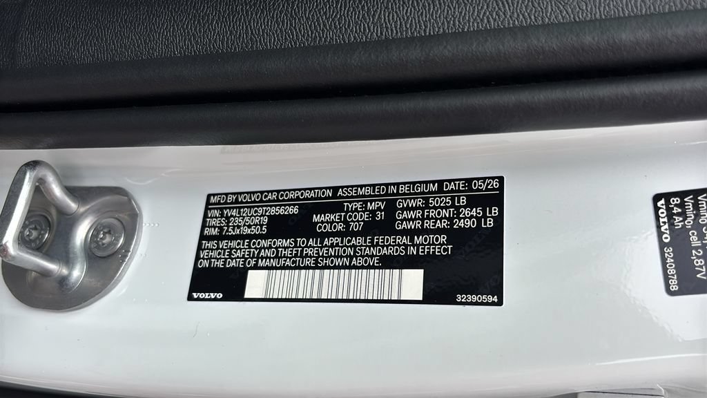 New 2026 Volvo XC40 B5 Plus w/ Protection Package Premier AWD/4WD image 34