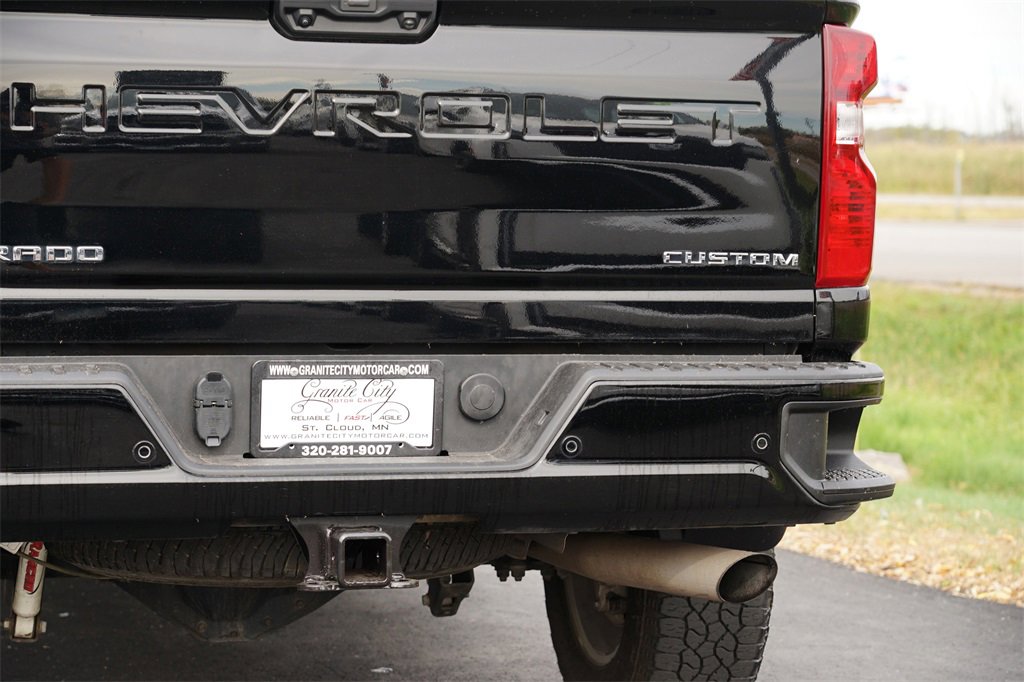 Used 2024 Chevrolet Silverado 2500 Custom w/ Custom Value Package image 10