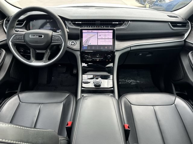 Used 2023 Jeep Grand Cherokee Limited AWD/4WD image 10