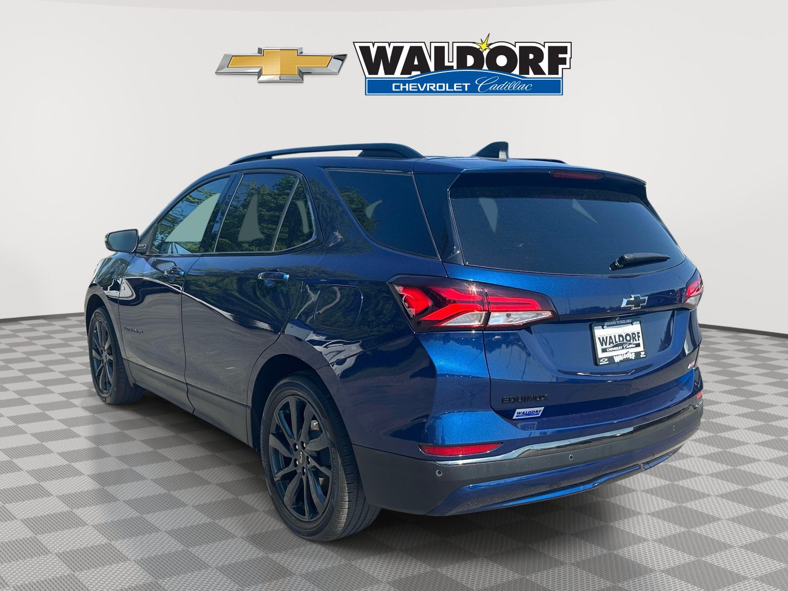 Used 2023 Chevrolet Equinox RS w/ RS Leather Package FWD image 4