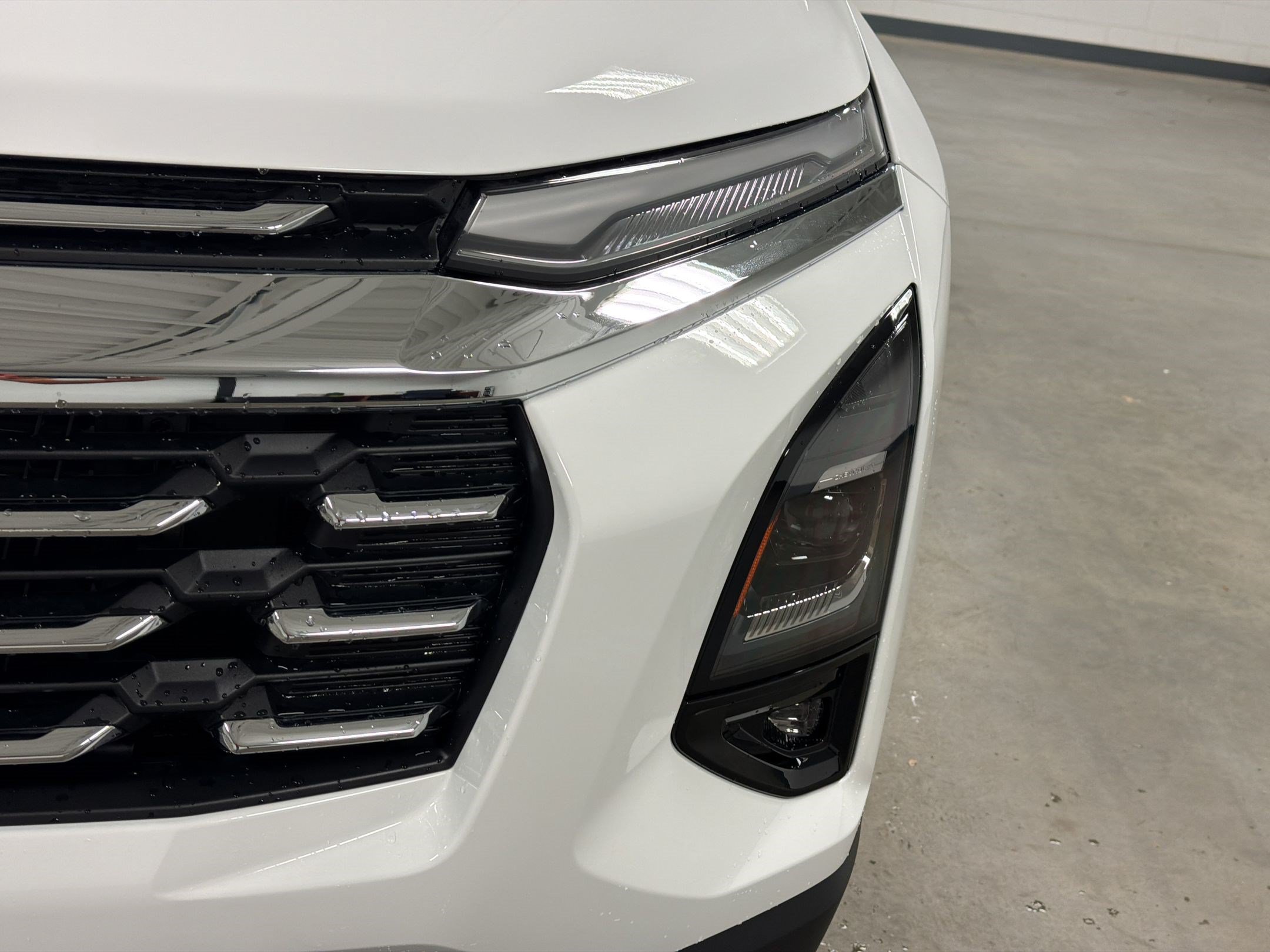 New 2026 Chevrolet Equinox LT w/ Convenience Package II FWD image 10