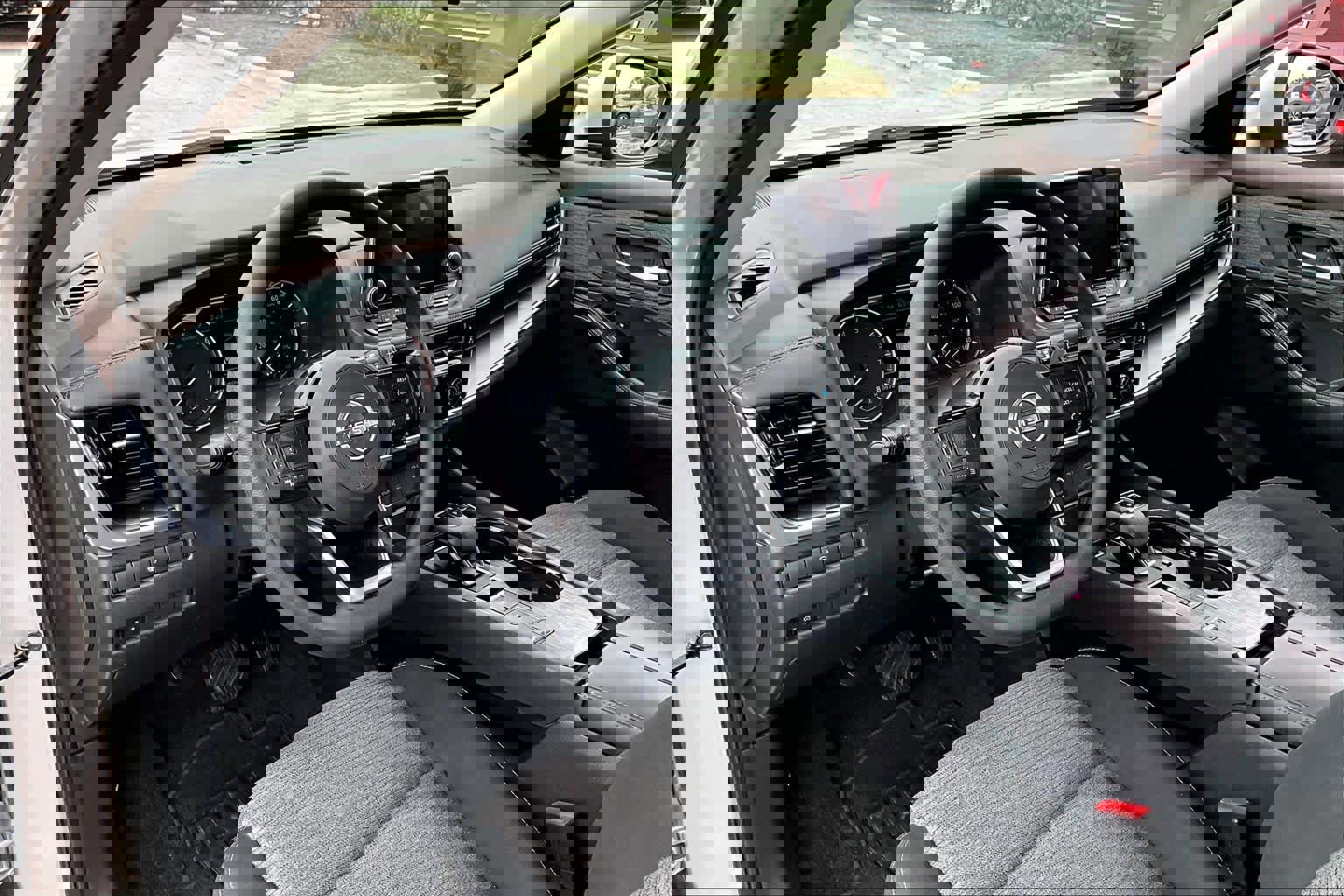 Used 2022 Nissan Rogue SV image 15