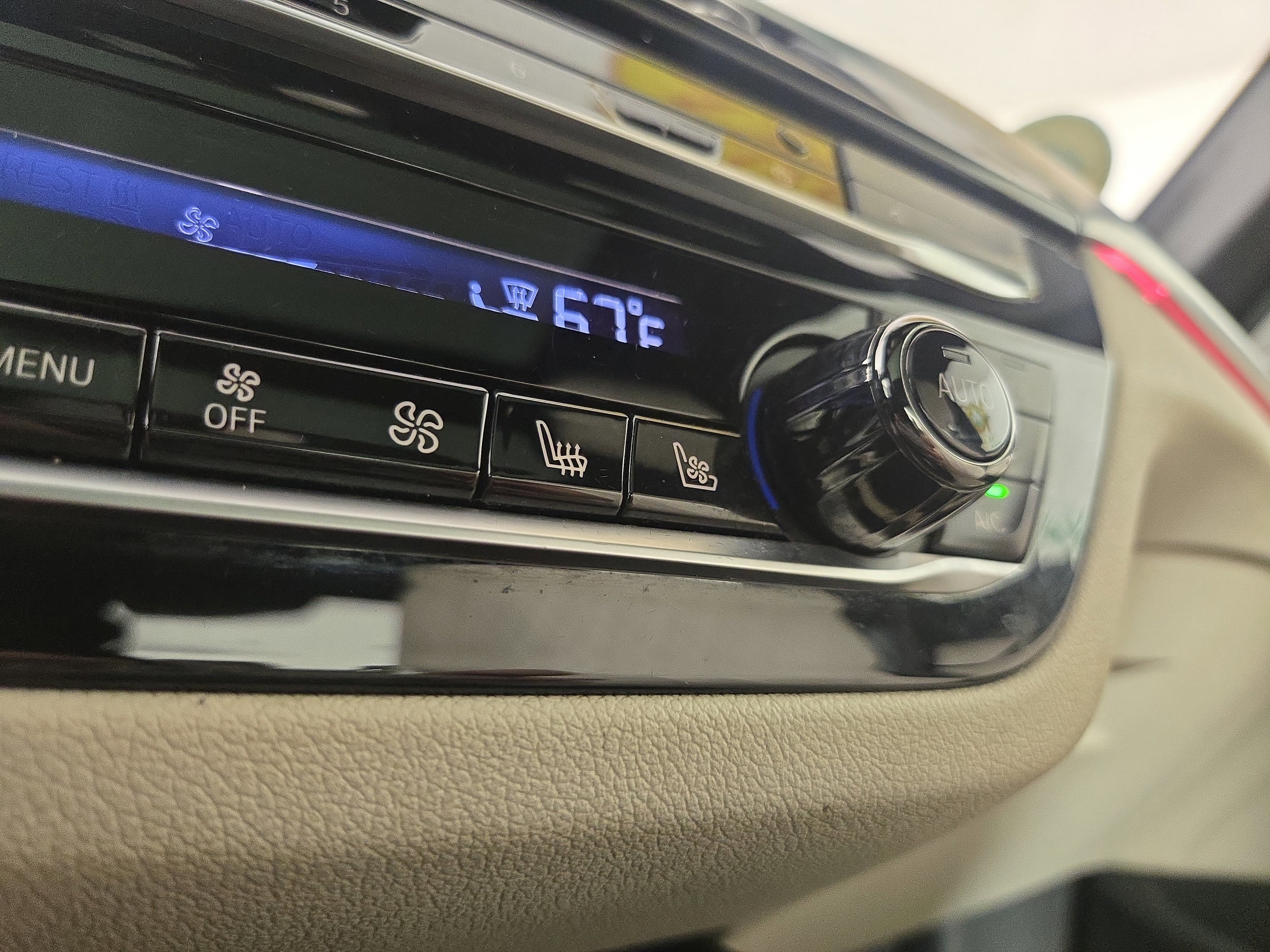 Used 2022 BMW 530i xDrive w/ Executive Package image 27