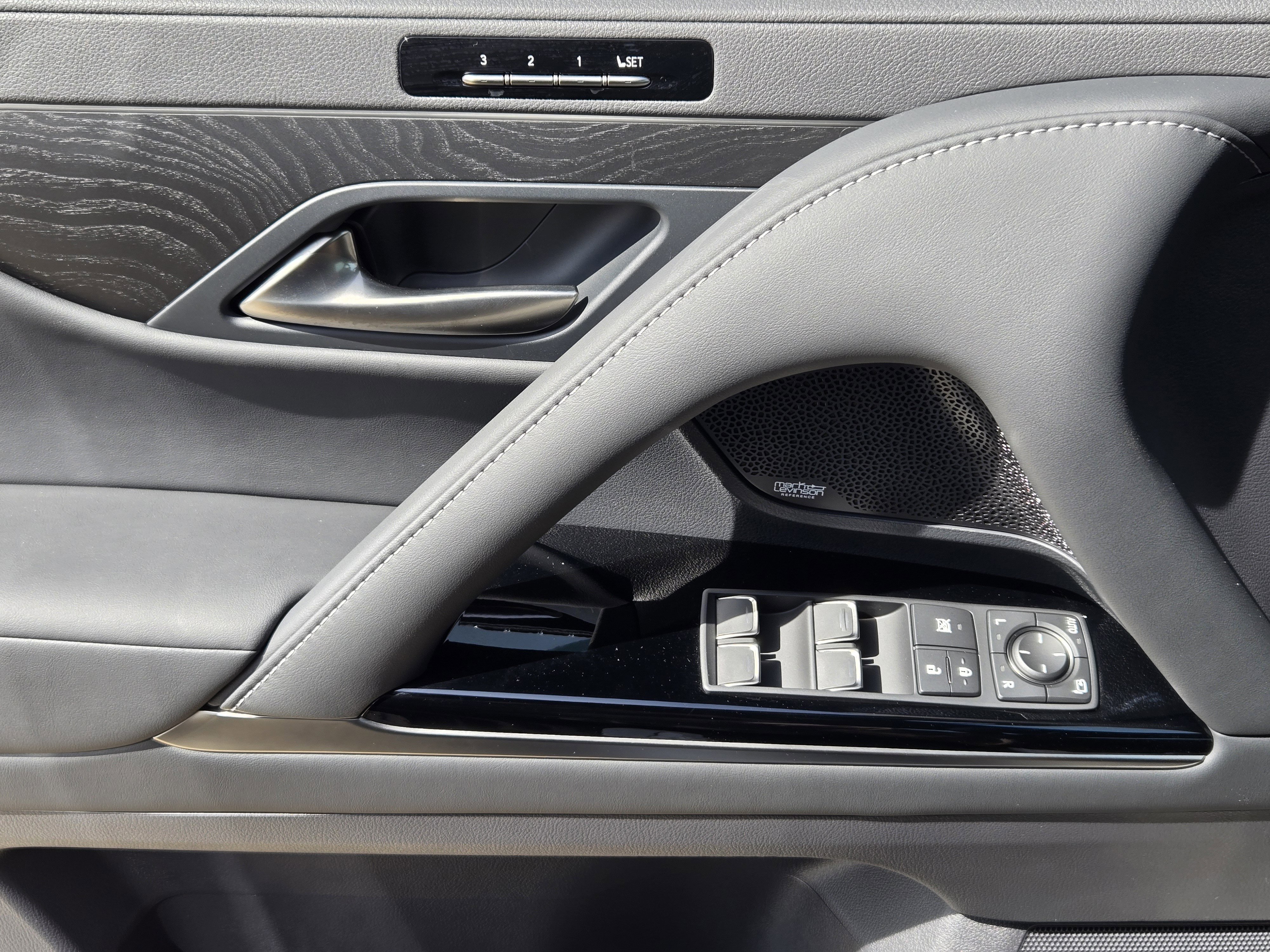 New 2026 Lexus LX 700h Luxury image 15