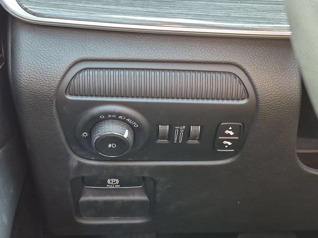 Used 2022 Jeep Wagoneer Series II AWD/4WD image 18