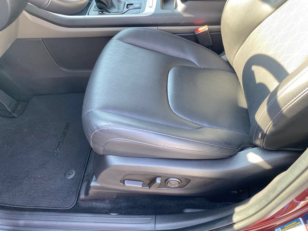 Used 2025 Kia Carnival FWD image 13