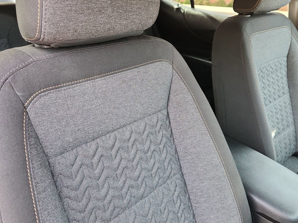 Used 2023 Chevrolet Equinox LT w/ Driver Convenience Package image 15