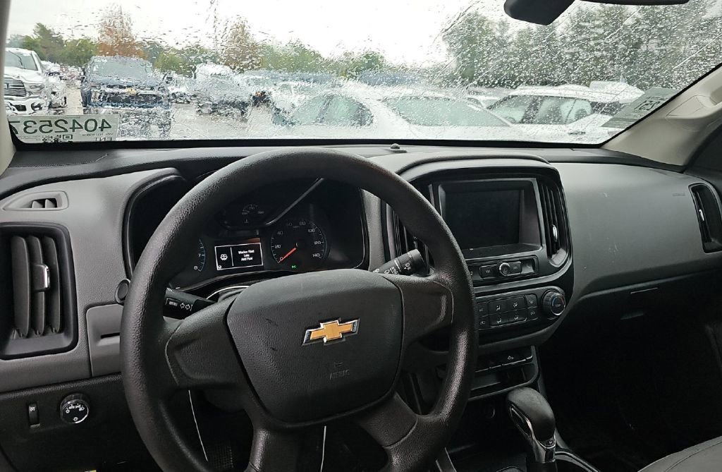 Used 2022 Chevrolet Colorado W/T image 2