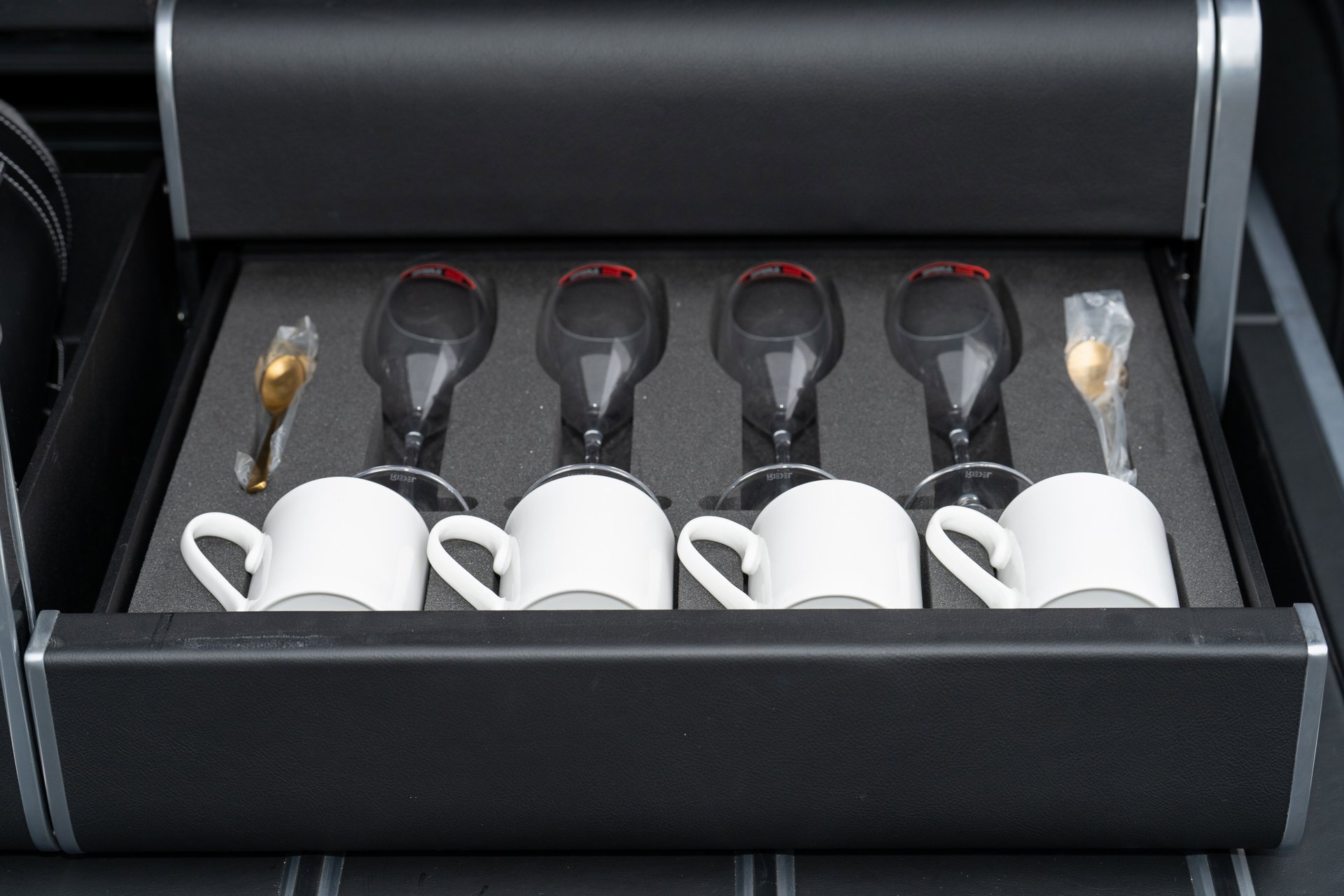 Used 2025 Aston Martin DBX 707 image 29