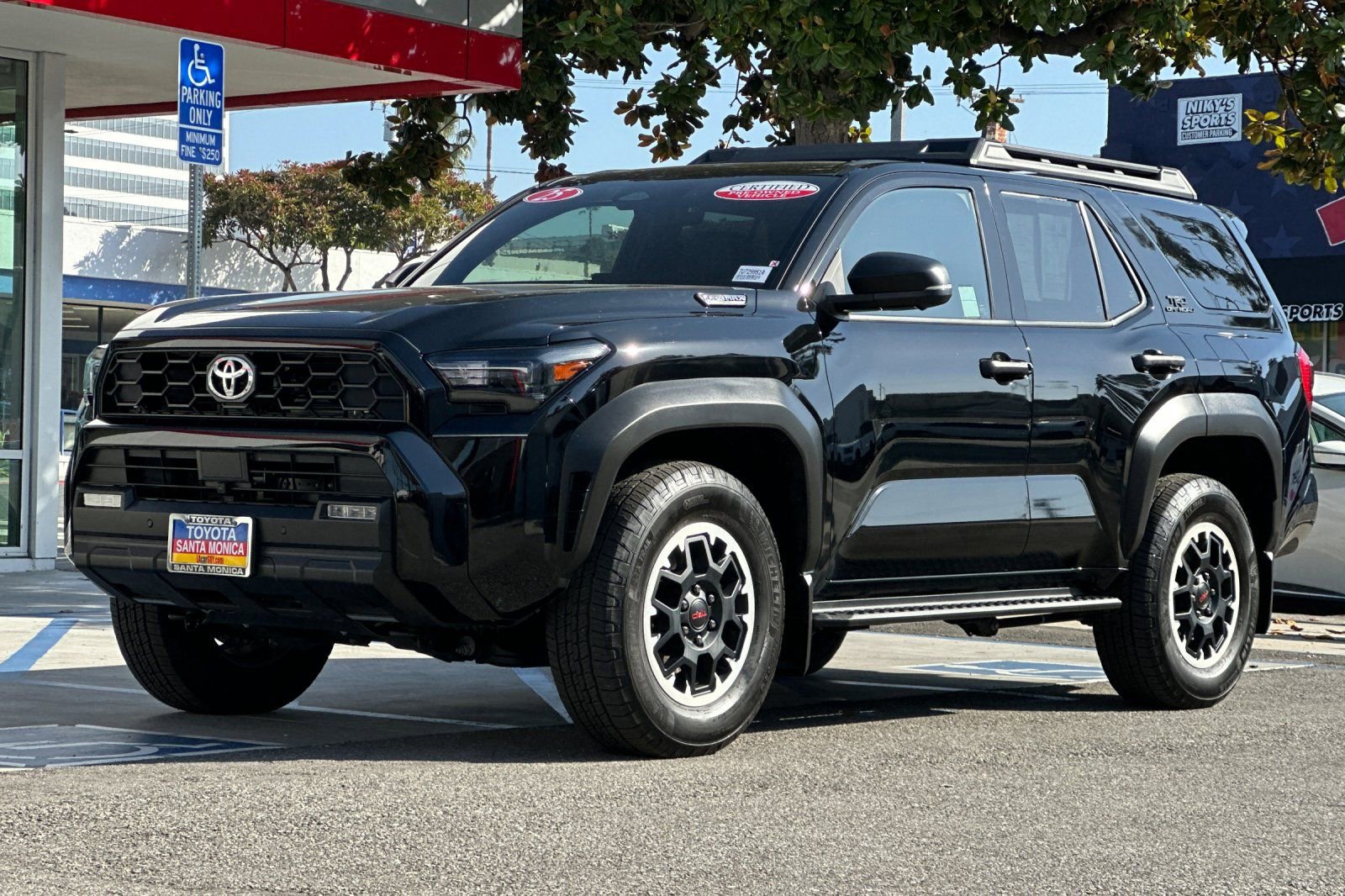 Certified 2025 Toyota 4Runner TRD Off-Road Premium AWD/4WD image 8