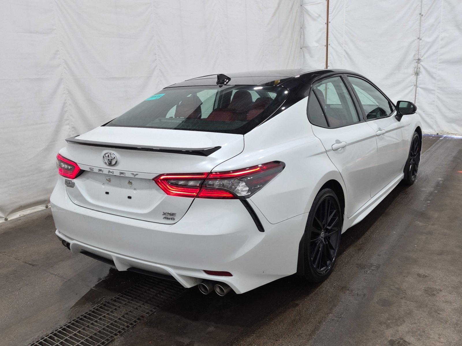 Used 2023 Toyota Camry XSE AWD/4WD image 3