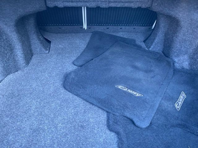 Used 2012 Toyota Camry L image 25