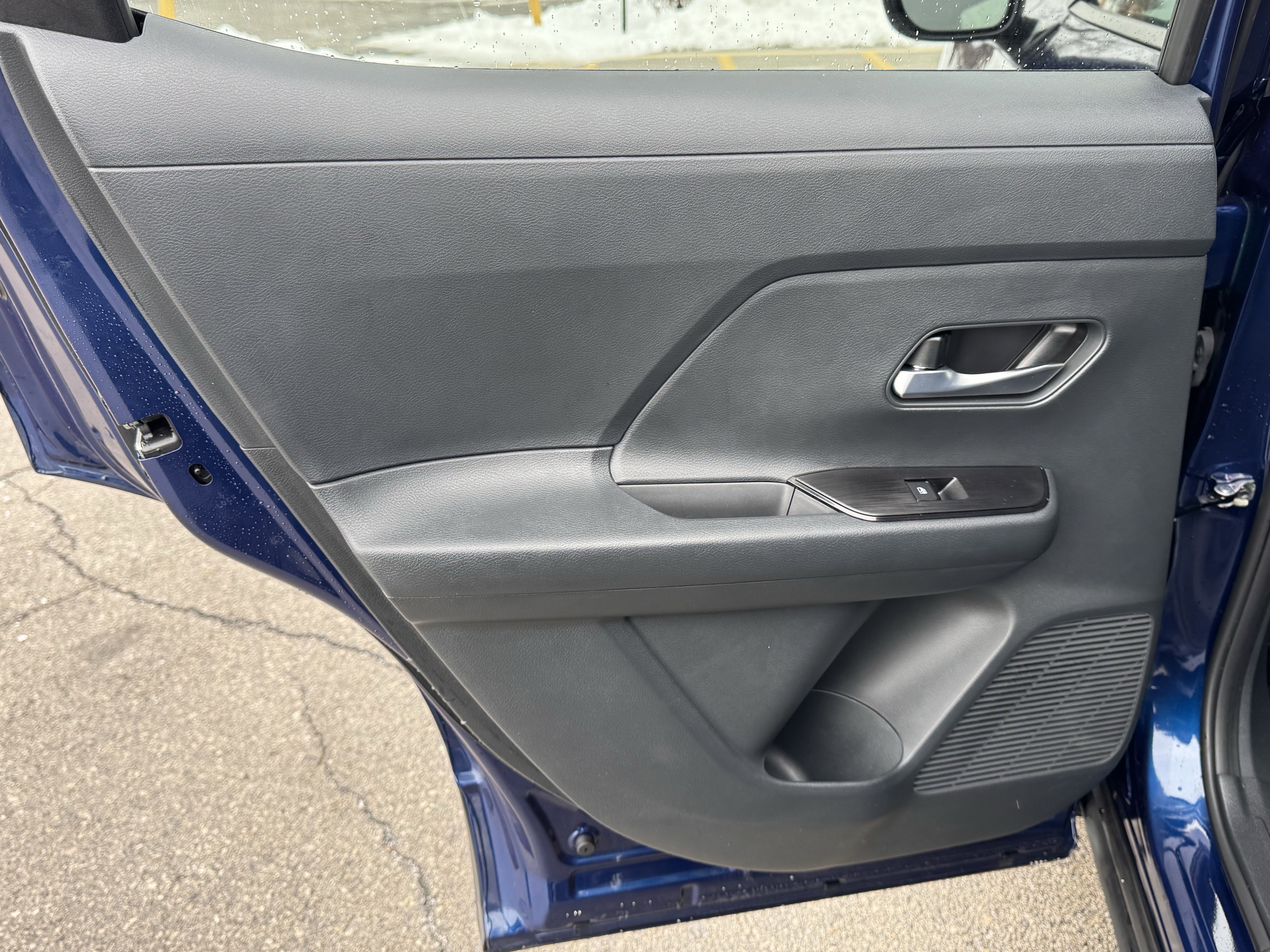 Used 2025 Nissan Kicks SV image 29