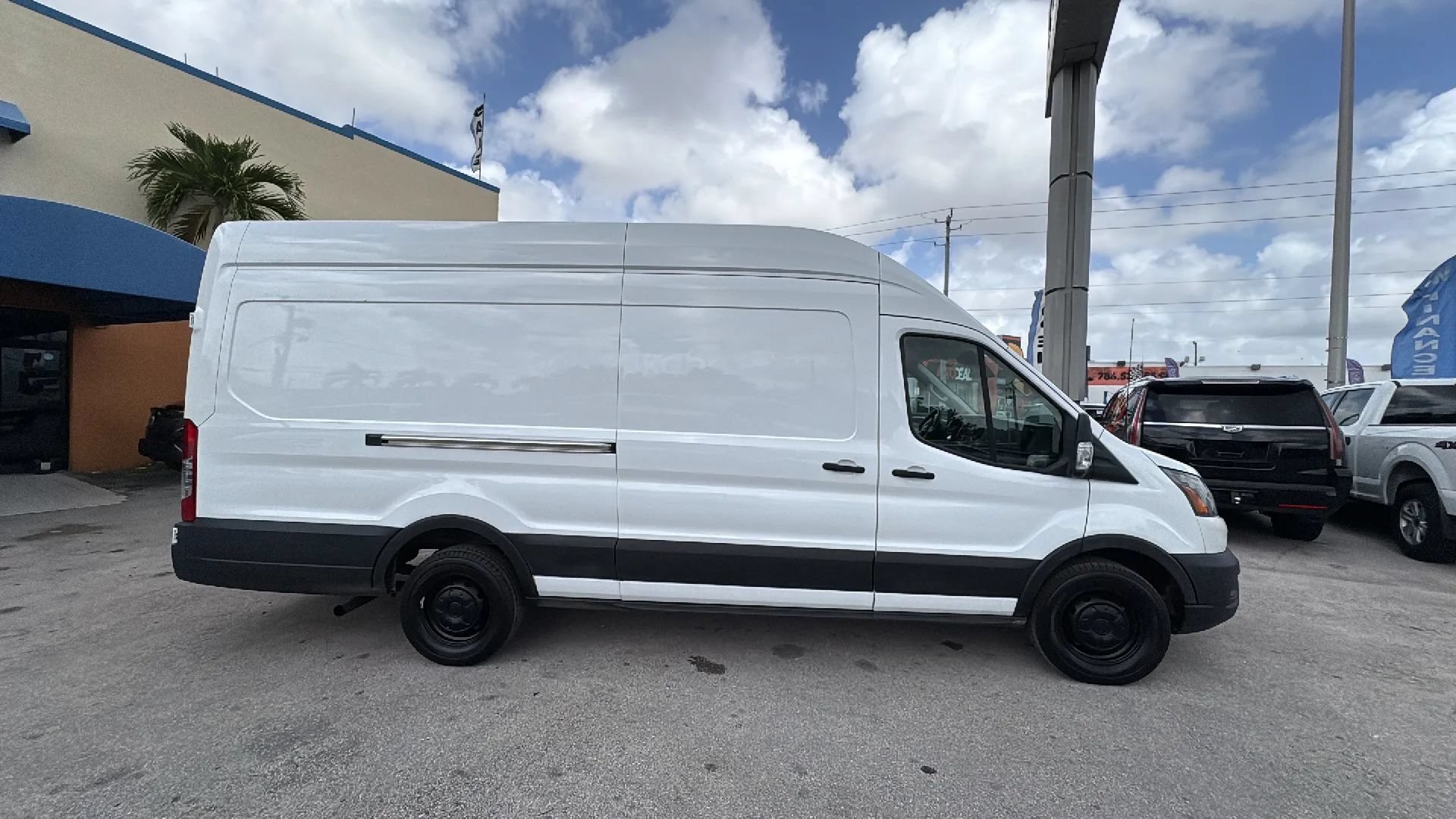 Used 2022 Ford Transit 350 148 High Roof Extended RWD image 4