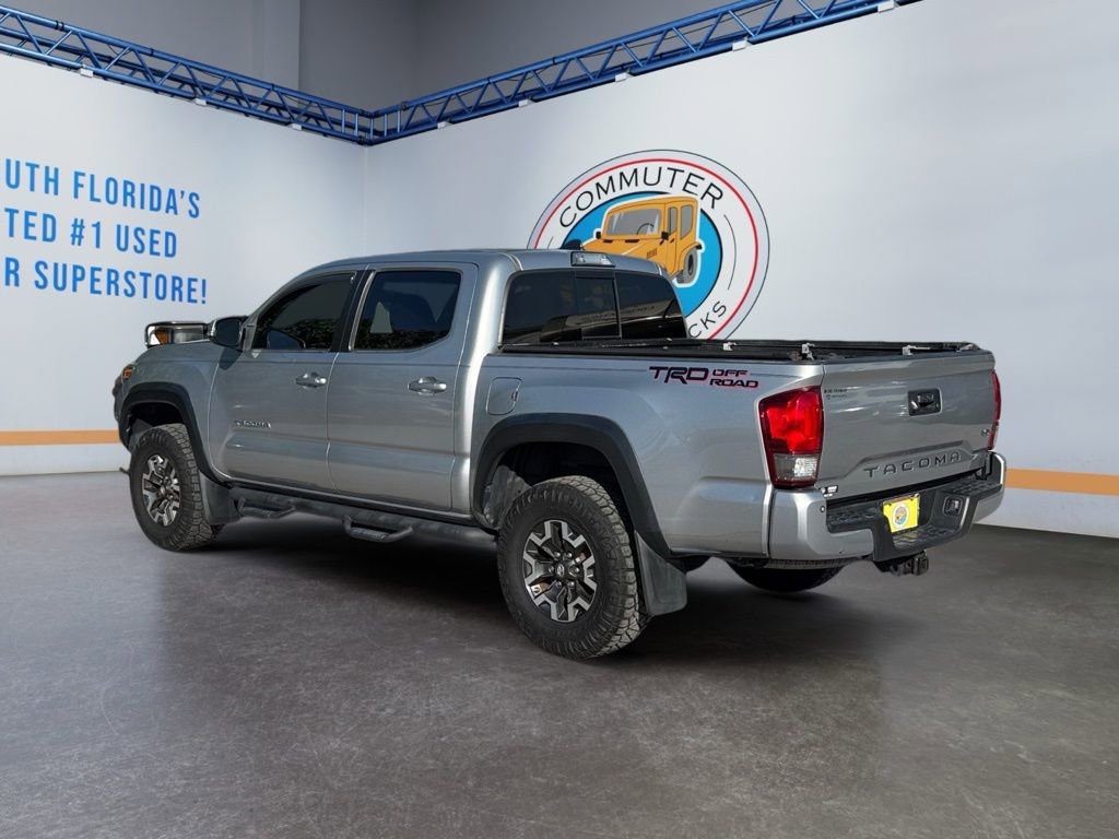 Used 2017 Toyota Tacoma TRD Off-Road w/ Premium & Technology Package image 4