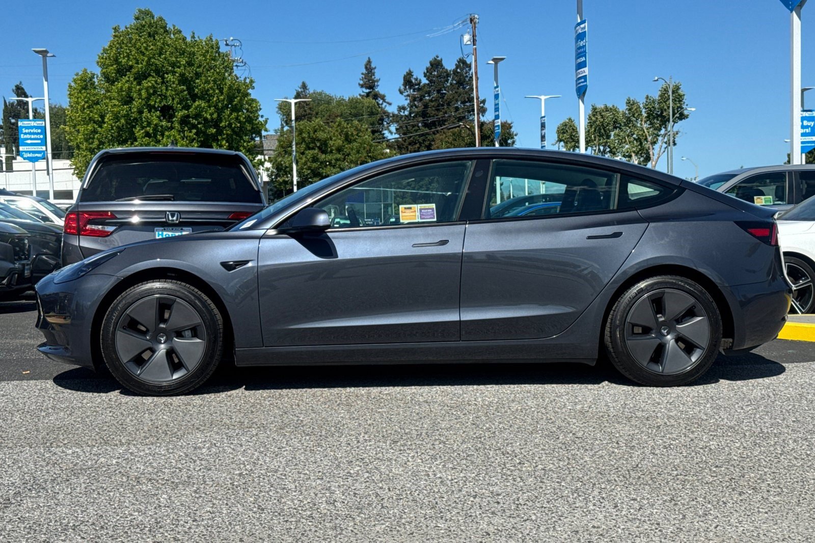 Used 2023 Tesla Model 3 Standard Range RWD image 2