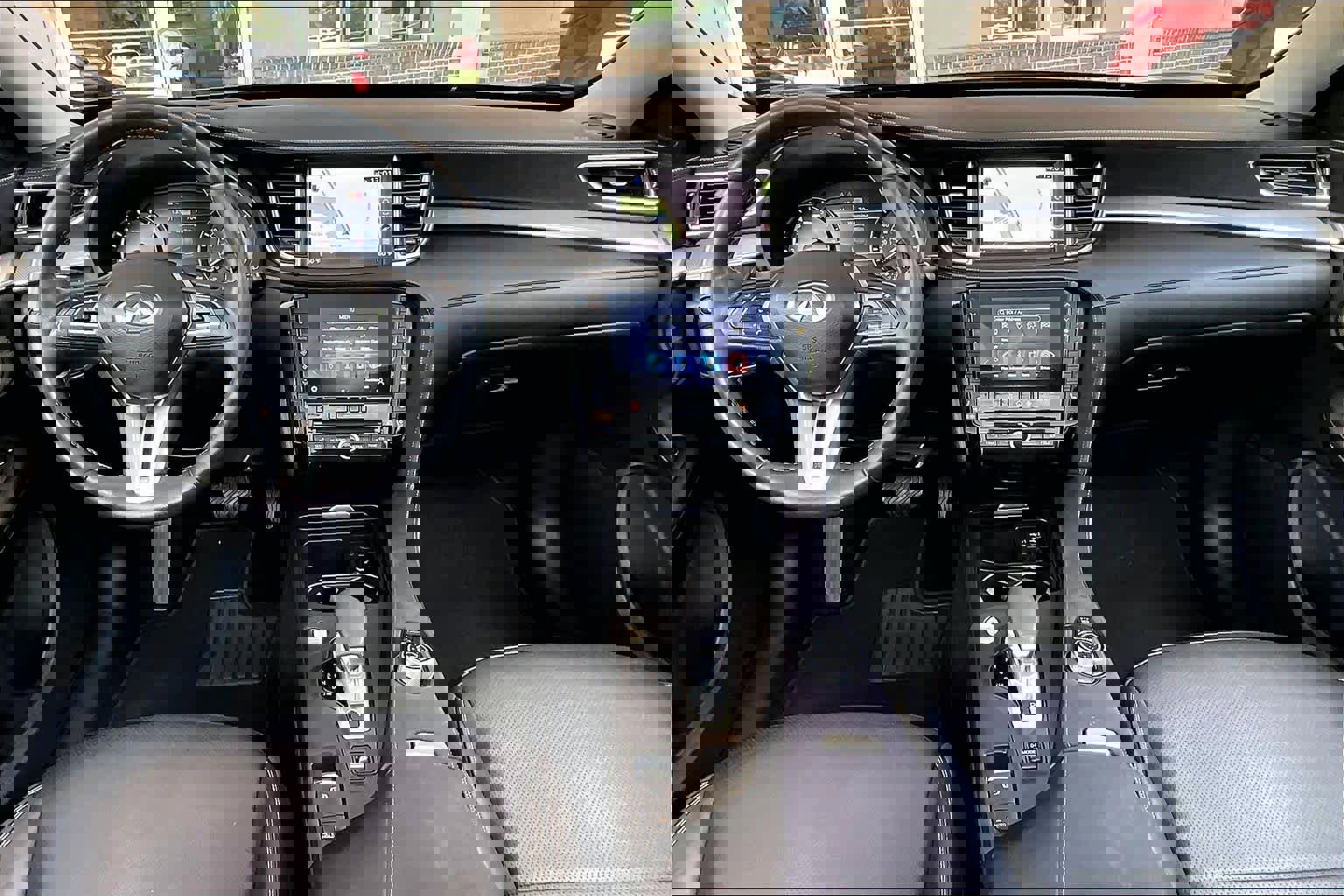 Used 2022 INFINITI QX50 Sensory image 16