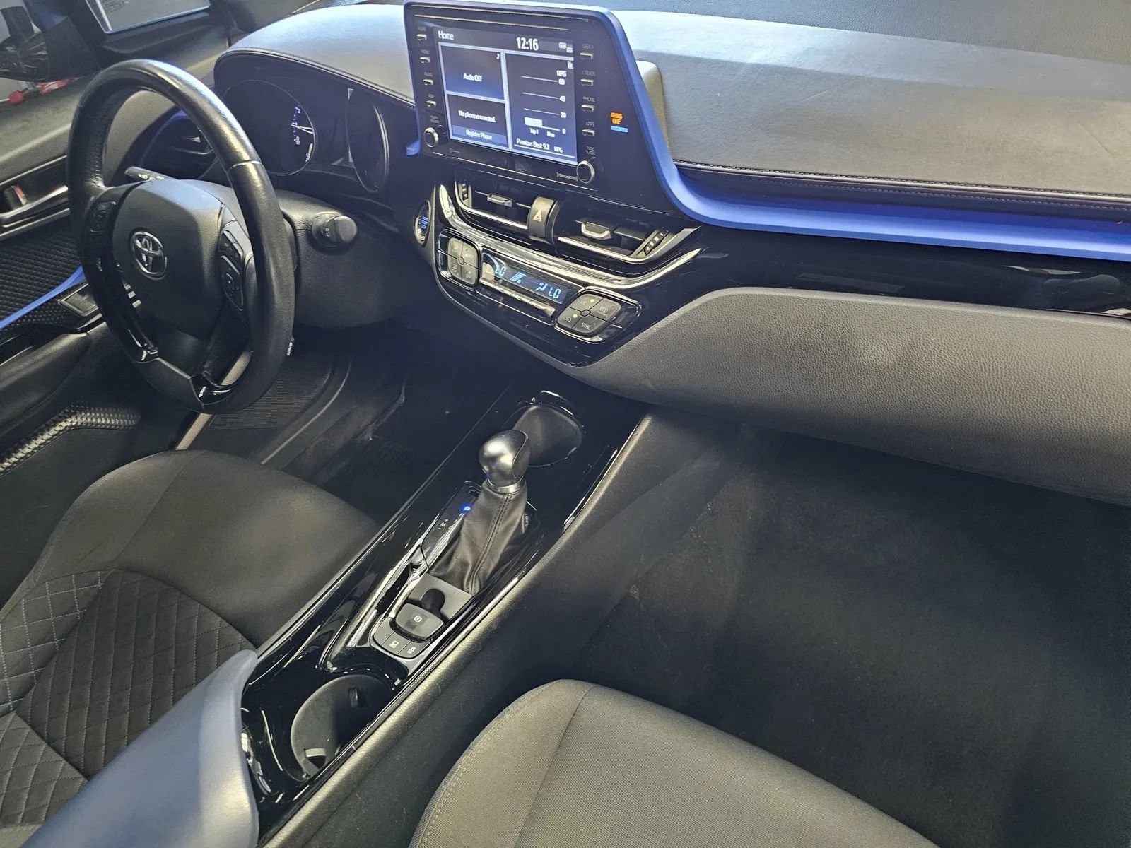 Used 2022 Toyota C-HR XLE FWD image 5