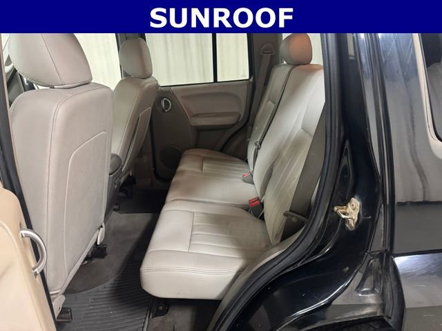 Used 2005 Jeep Liberty Limited AWD/4WD image 26