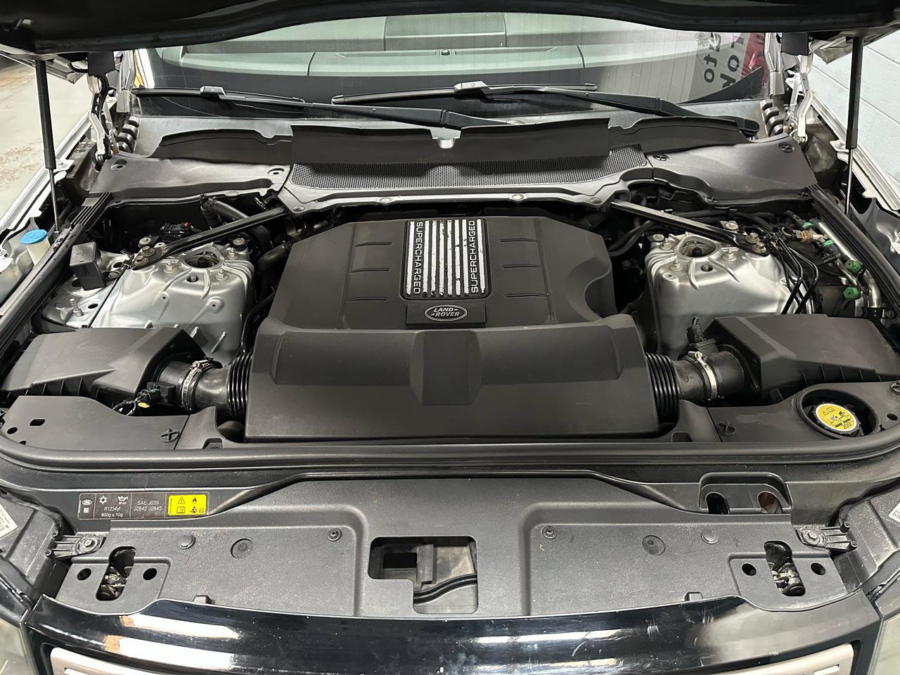Used 2018 Land Rover Discovery SE AWD/4WD image 22
