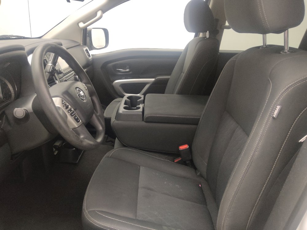 Used 2018 Nissan Titan SV AWD/4WD image 17