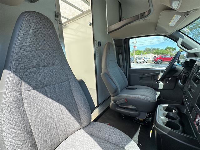 New 2026 Chevrolet Express 3500 w/ Power Convenience Package image 7