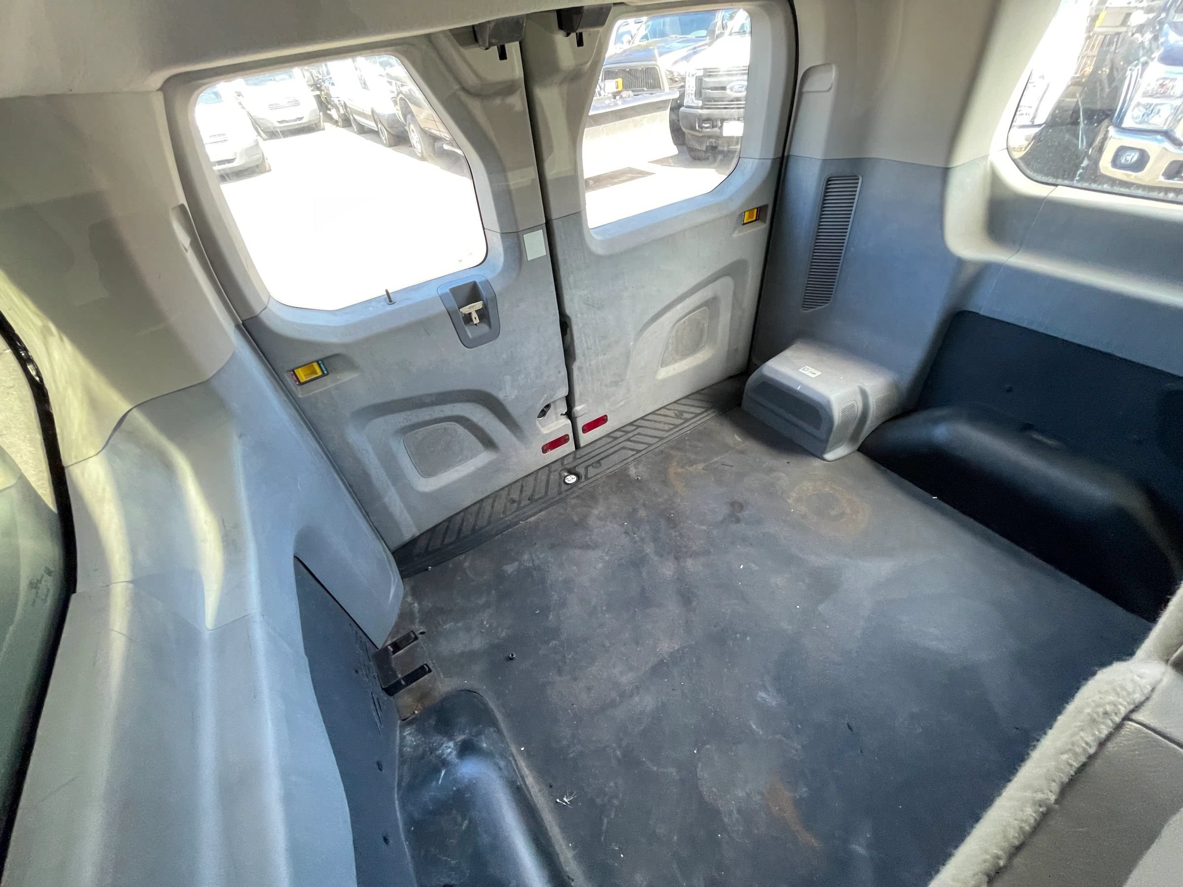 Used 2017 Ford Transit 150 130 Low Roof Wagon RWD image 12