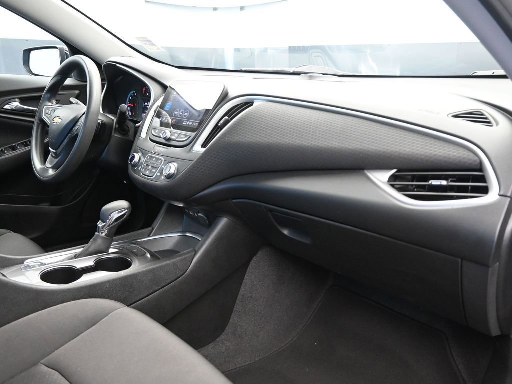 Used 2023 Chevrolet Malibu LT image 14