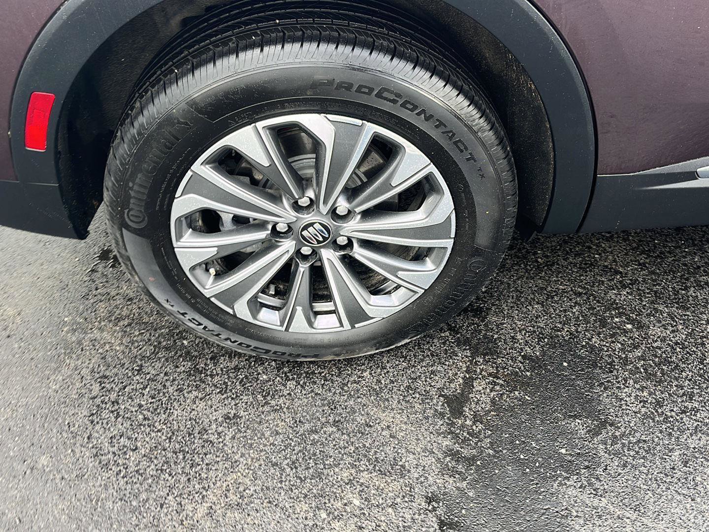 Used 2024 Buick Envision Preferred AWD/4WD image 32