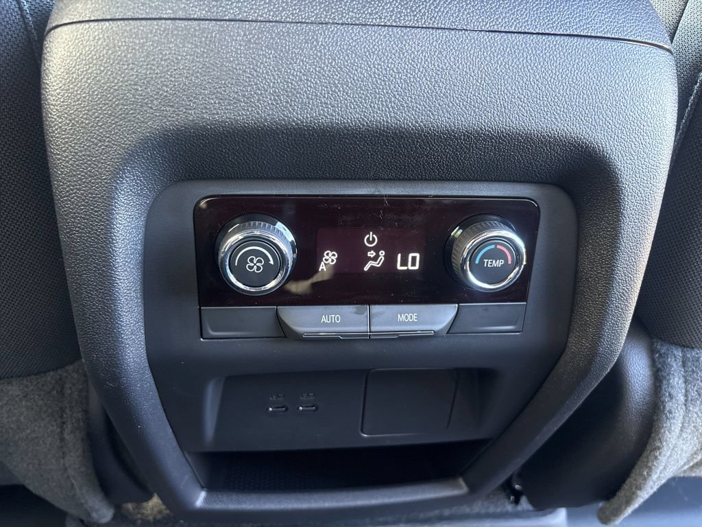 New 2026 Chevrolet Traverse LT w/ Midnight/Sport Edition FWD image 39