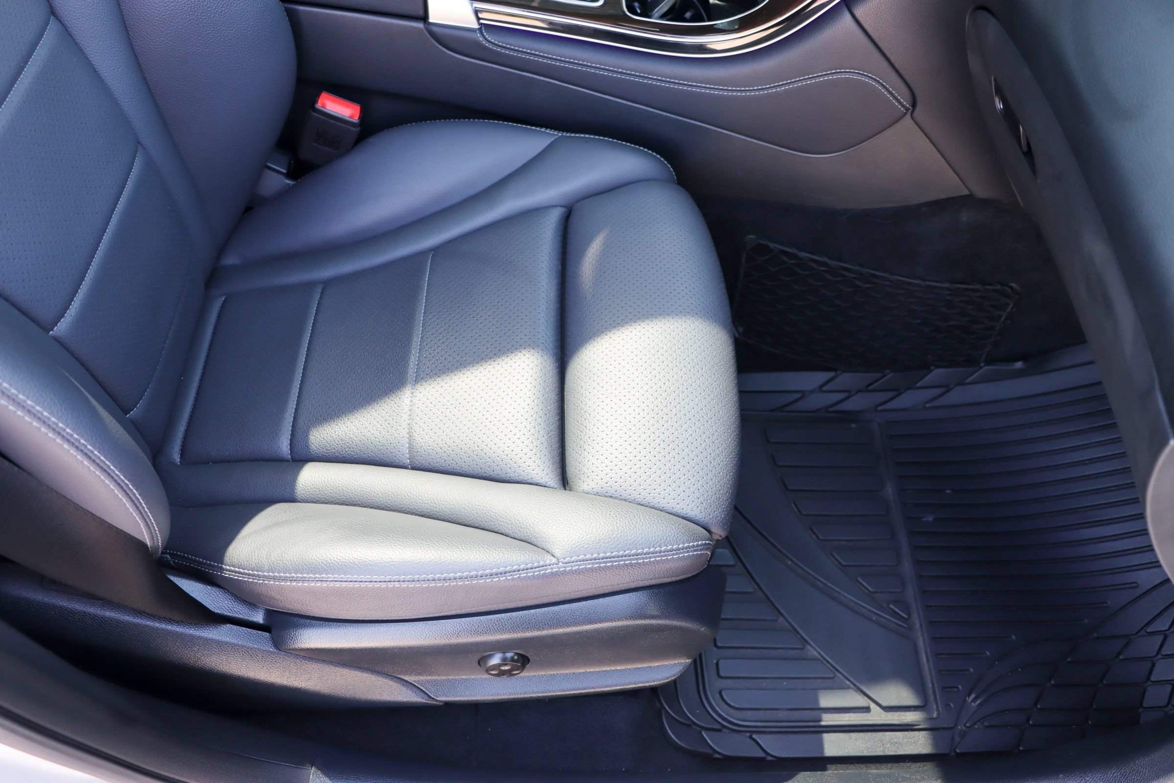 Used 2020 Mercedes-Benz GLC 300 image 22